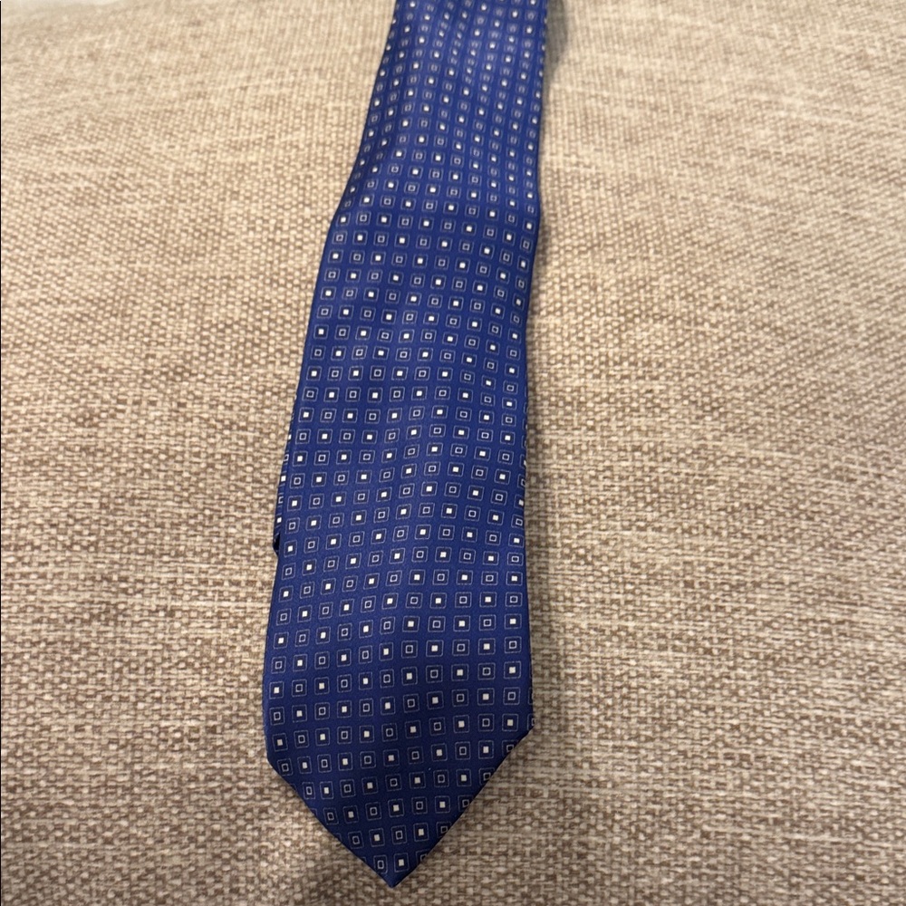 Barney’s New York Elegant Blue Patterned Men's Necktie